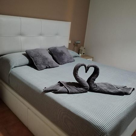 Habitacion Con Cama Matrimonial En Malaga Málaga Exterior foto